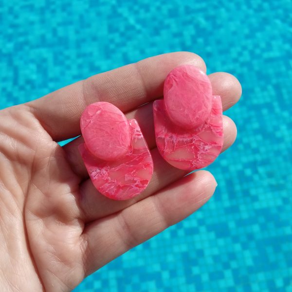 Marbled pink statement stud earrings