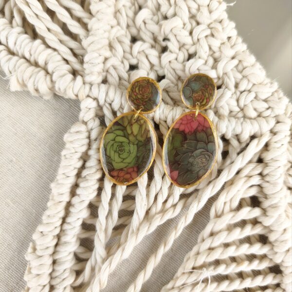 Floral oval earrings