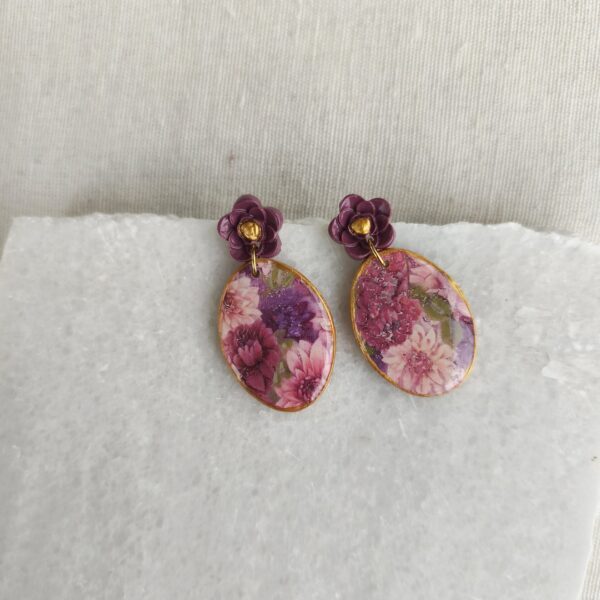 Floral oval earrings