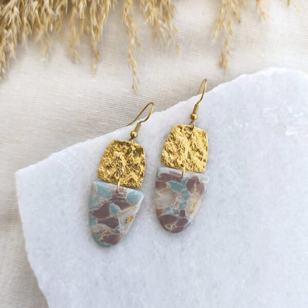 Marbled pale turquoise and mocca