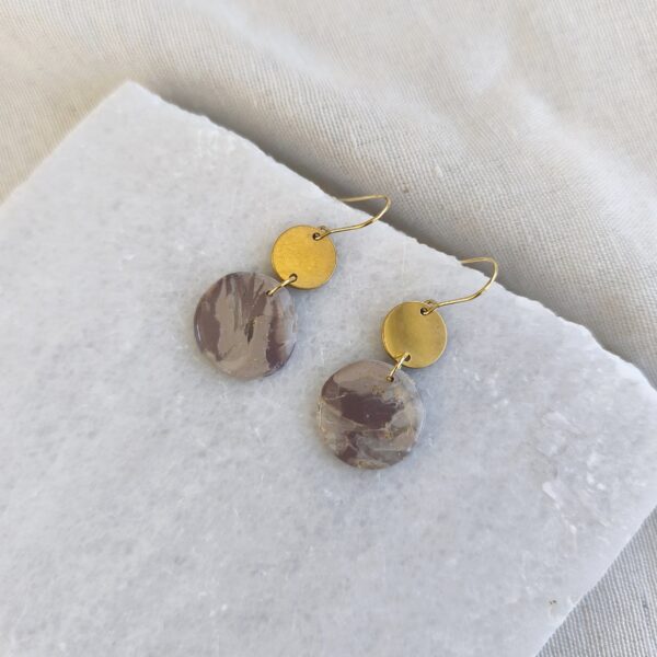Marbled beige and mocca circle earrings