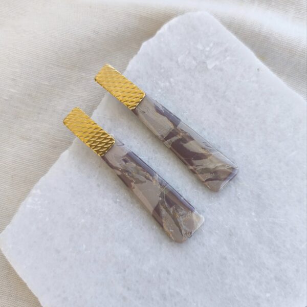 Marbled beige and mocca trapezoid earrings