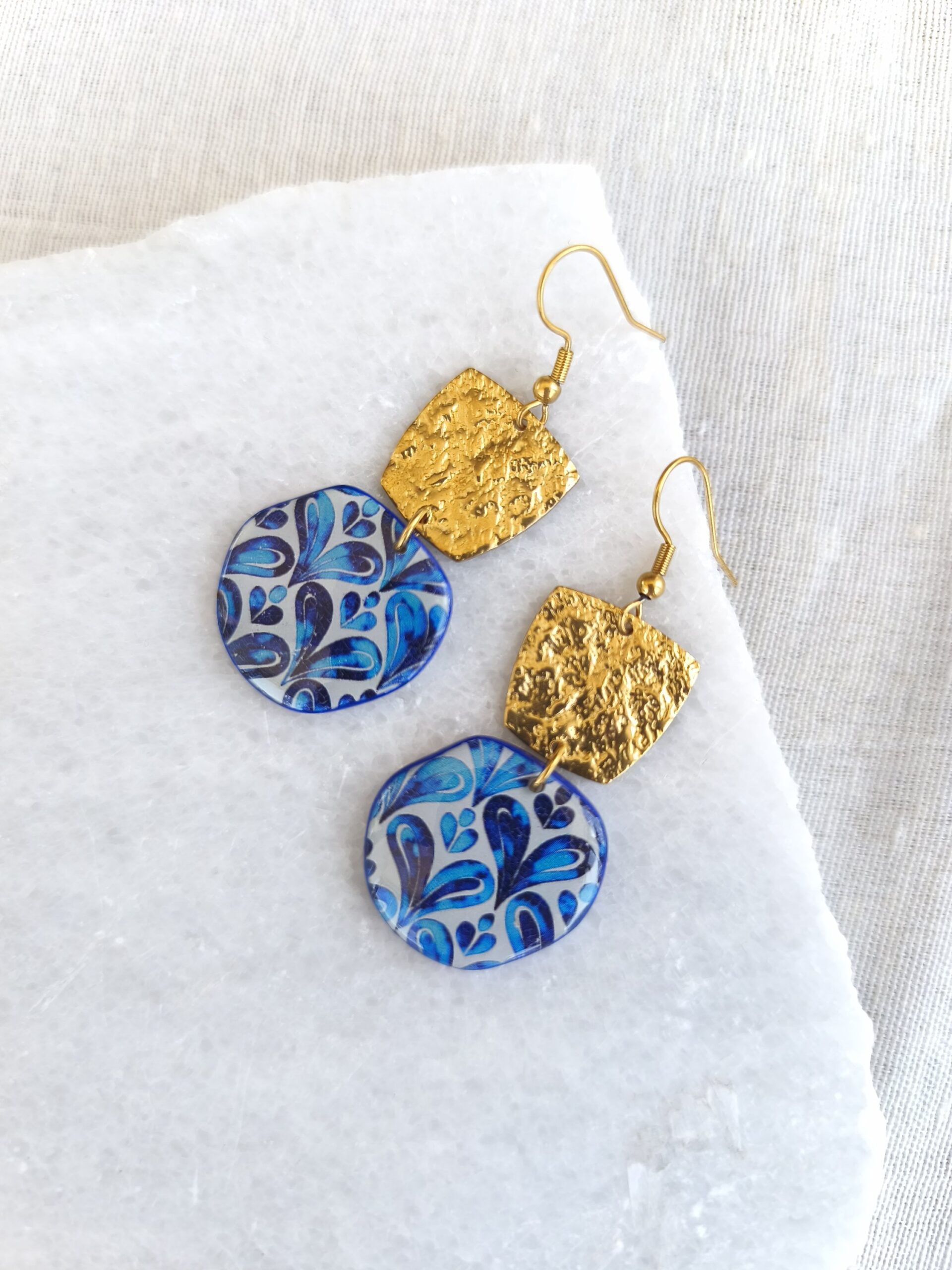 Nel Clay Jewelry - Patterned blue earrings with gold trapezoid charms 3 Patterned blue earrings with gold trapezoid charms - Image 3