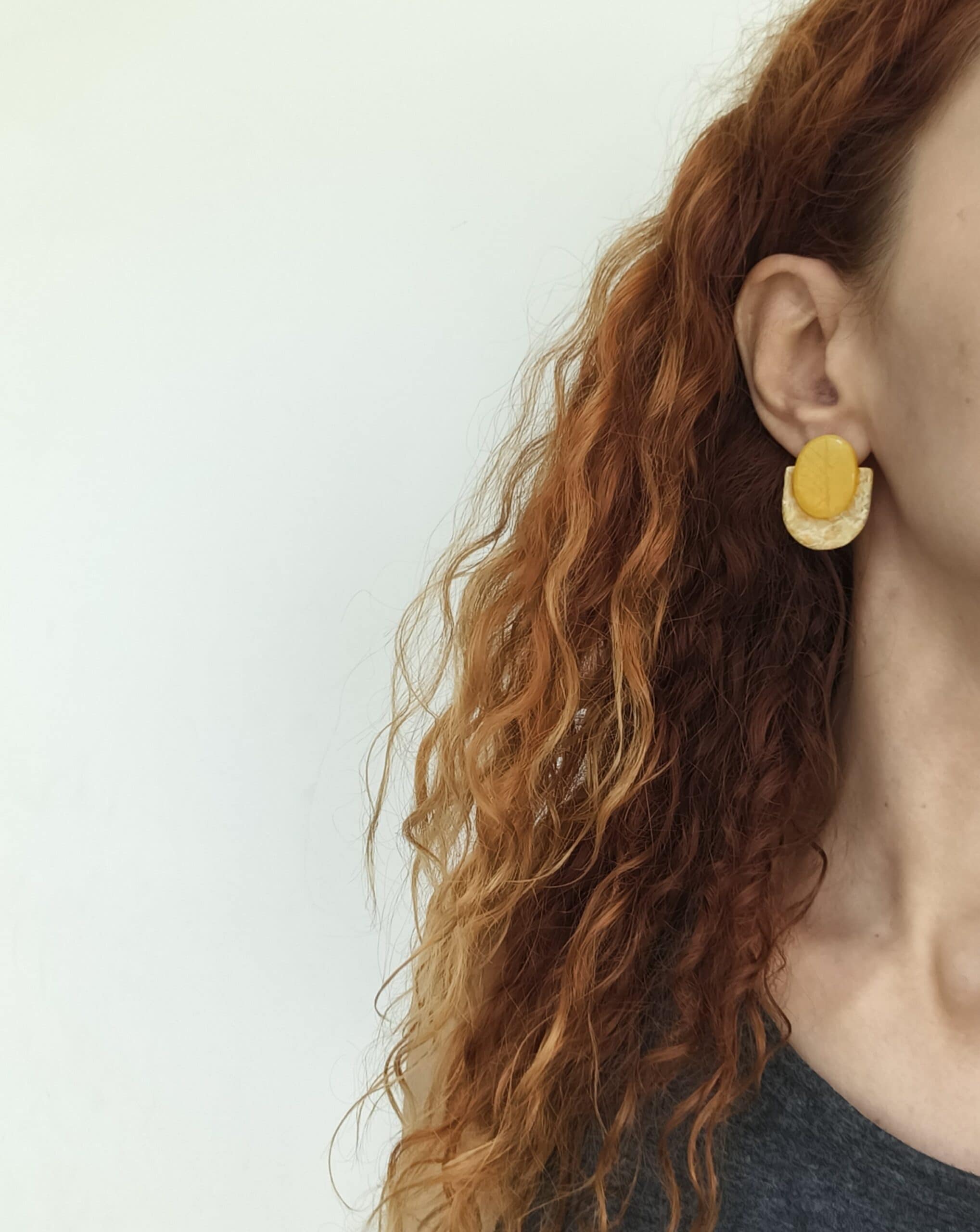 Nel Clay Jewelry - Marbled golden yellow oval statement studs 4 Marbled golden yellow oval statement studs - Image 4