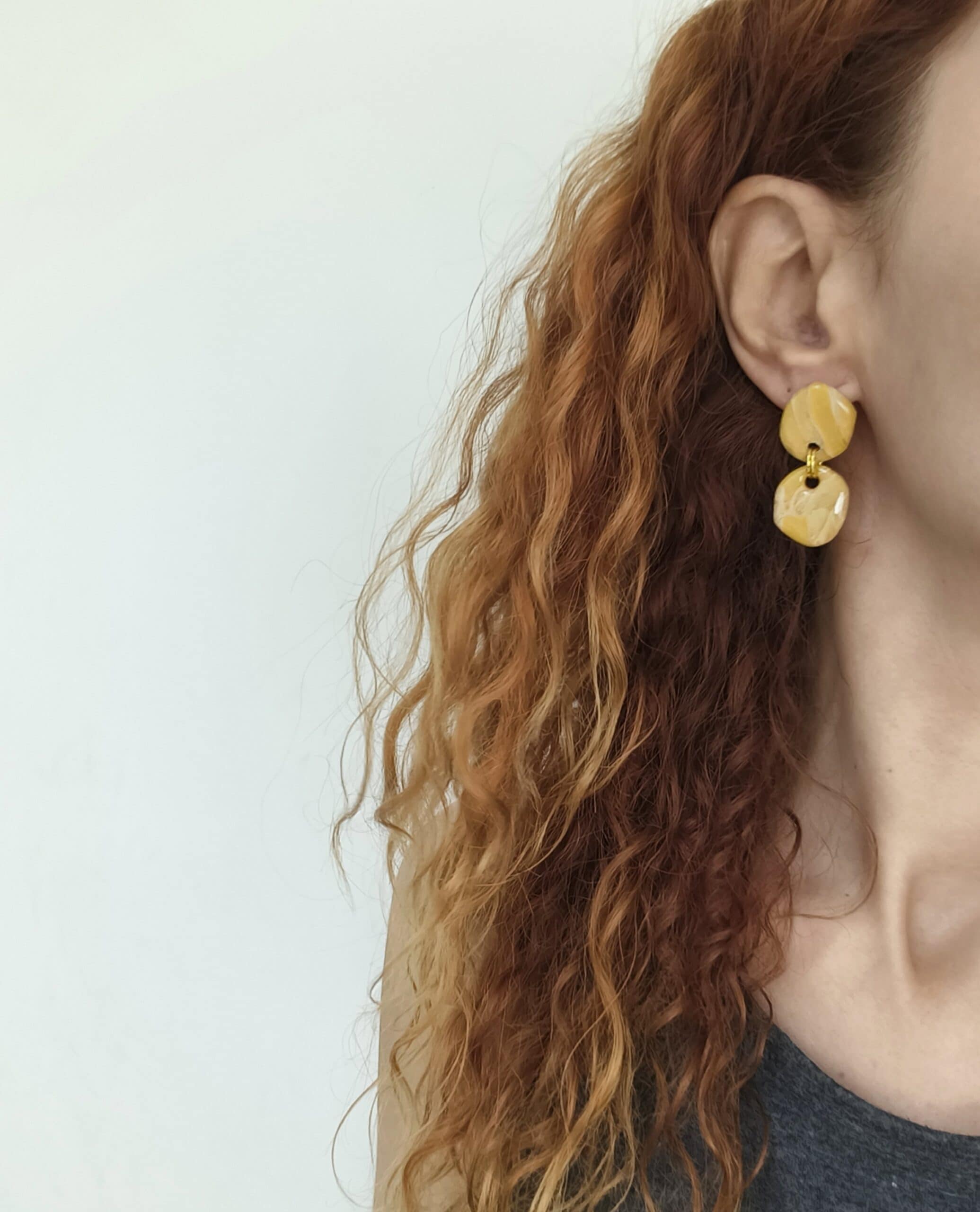 Nel Clay Jewelry - Marbled golden yellow organic circle earrings 2 Marbled golden yellow organic circle earrings - Image 2