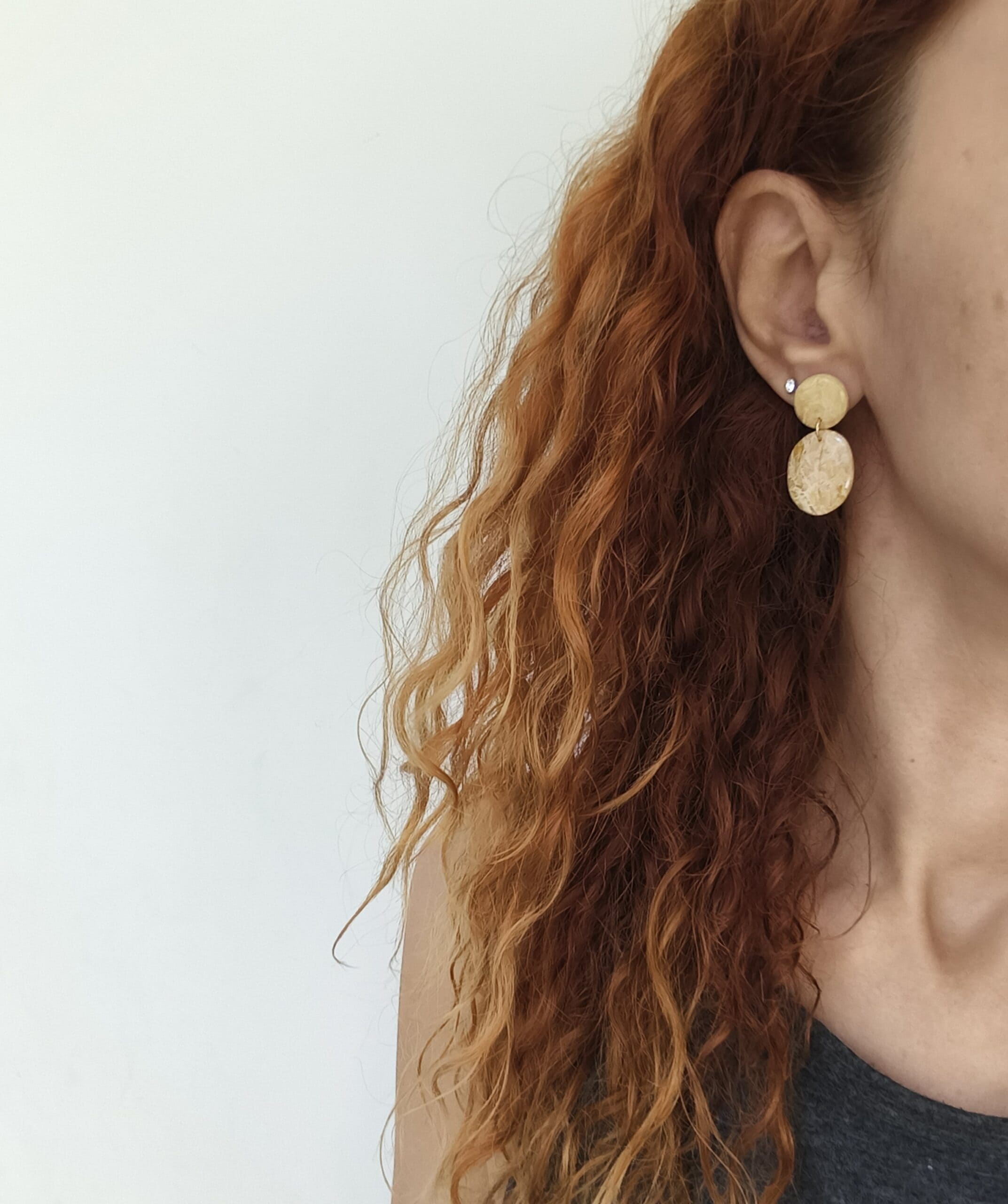 Nel Clay Jewelry - Marbled golden yellow minimal earrings 4 Marbled golden yellow minimal earrings - Image 4