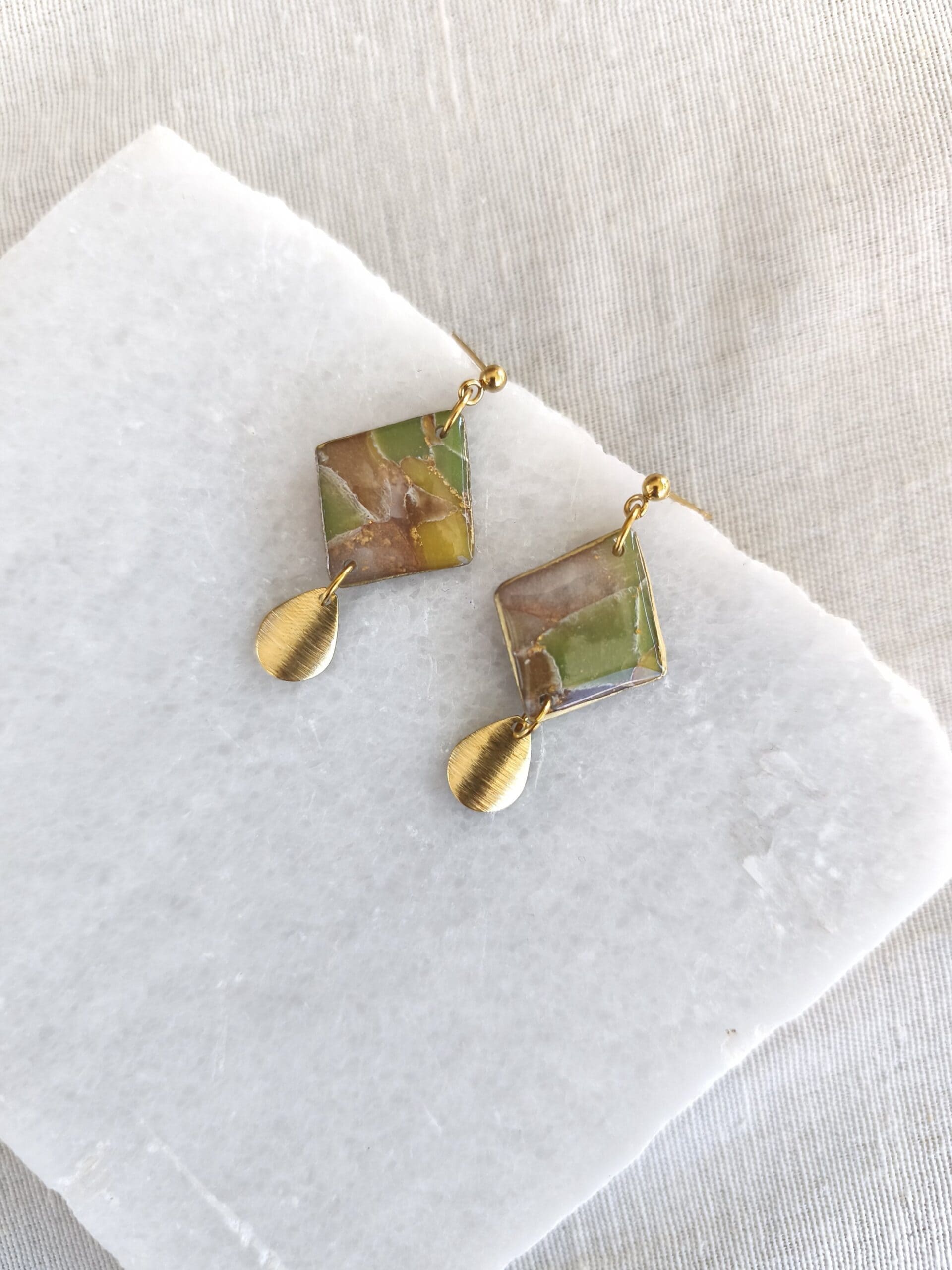Nel Clay Jewelry - Marbled earthy and gold rhombus dangles 3 Marbled earthy and gold rhombus dangles - Image 3