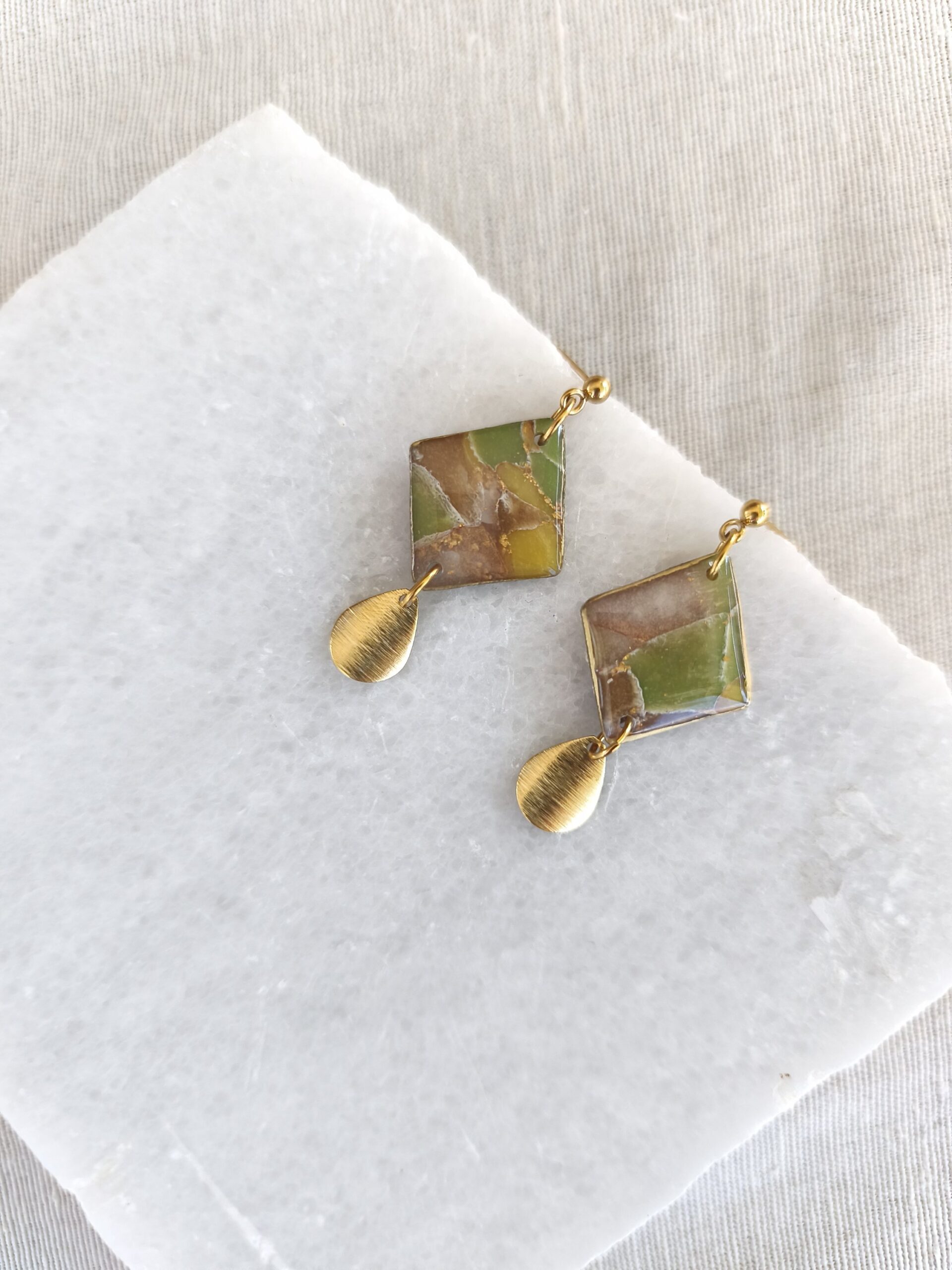 Nel Clay Jewelry - Marbled earthy and gold rhombus dangles 2 Marbled earthy and gold rhombus dangles - Image 2